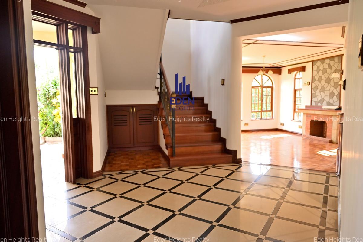 4 Bed Townhouse with En Suite in Lavington - 2