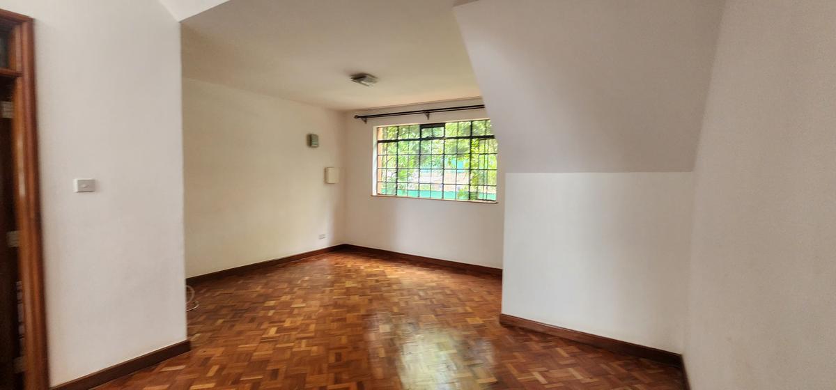 4 Bed Townhouse with En Suite in Lavington - 9