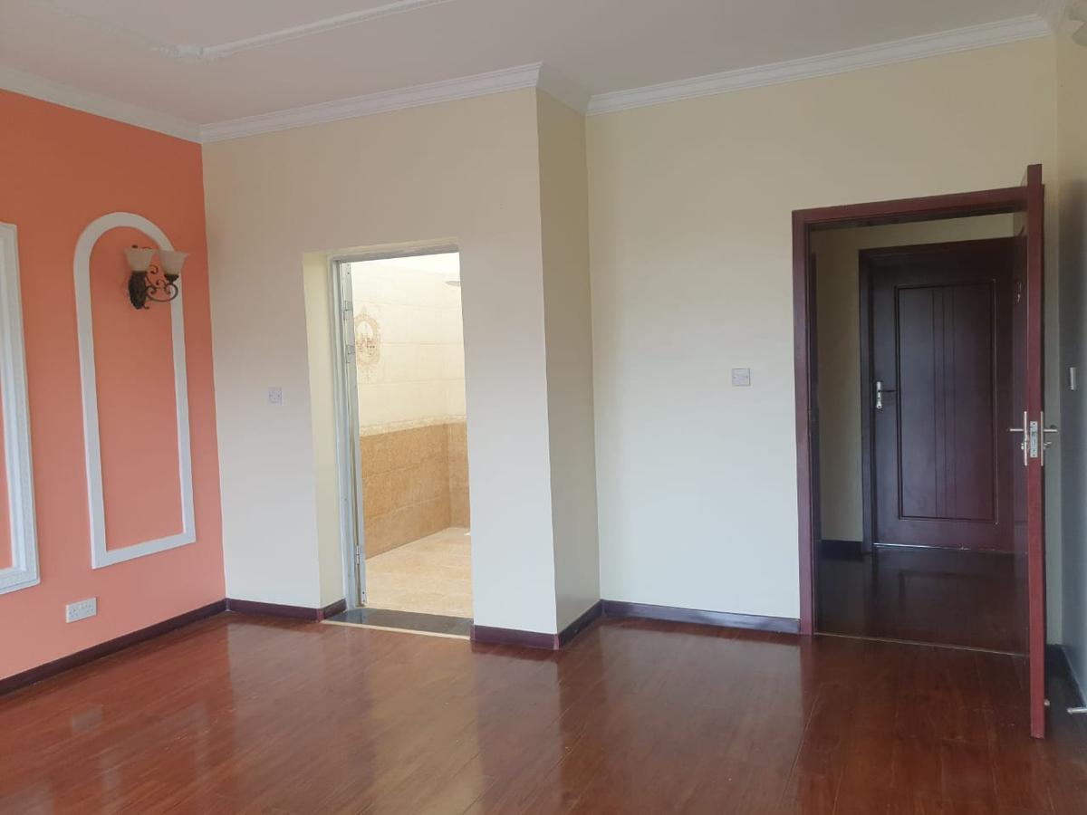 5 Bed Townhouse with En Suite at Hatheru Road - 12