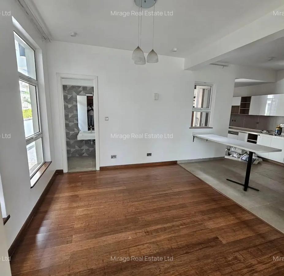 4 Bed Villa with En Suite in Lavington - 13