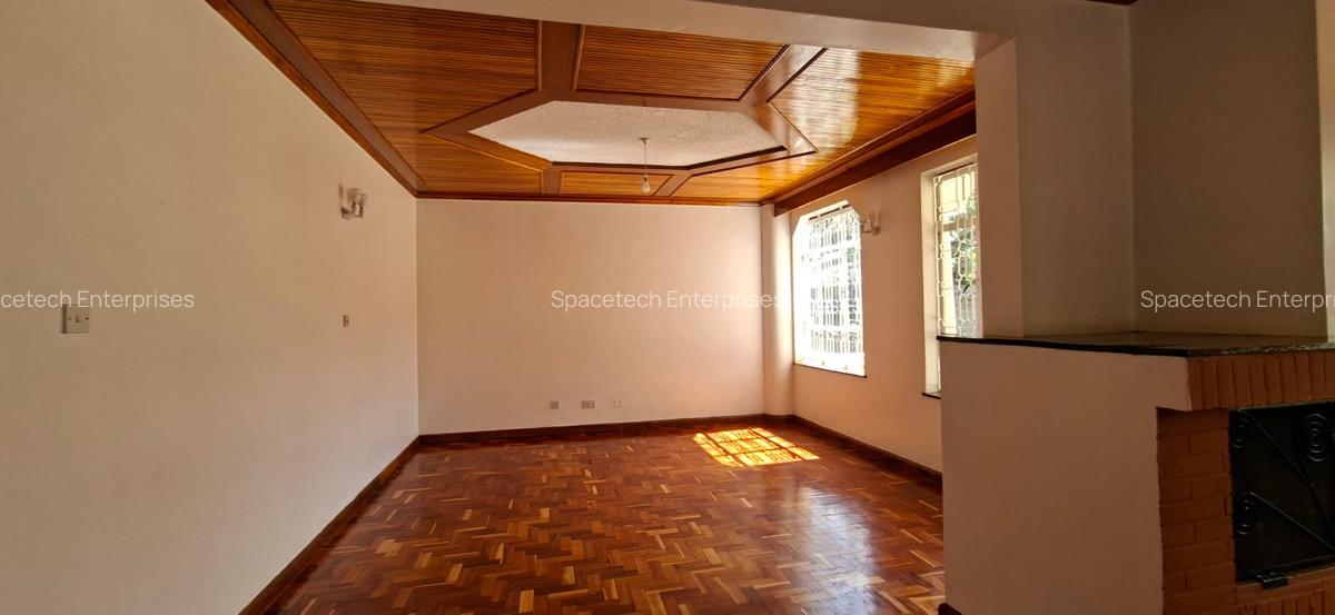 6 Bed House with En Suite in Runda - 11