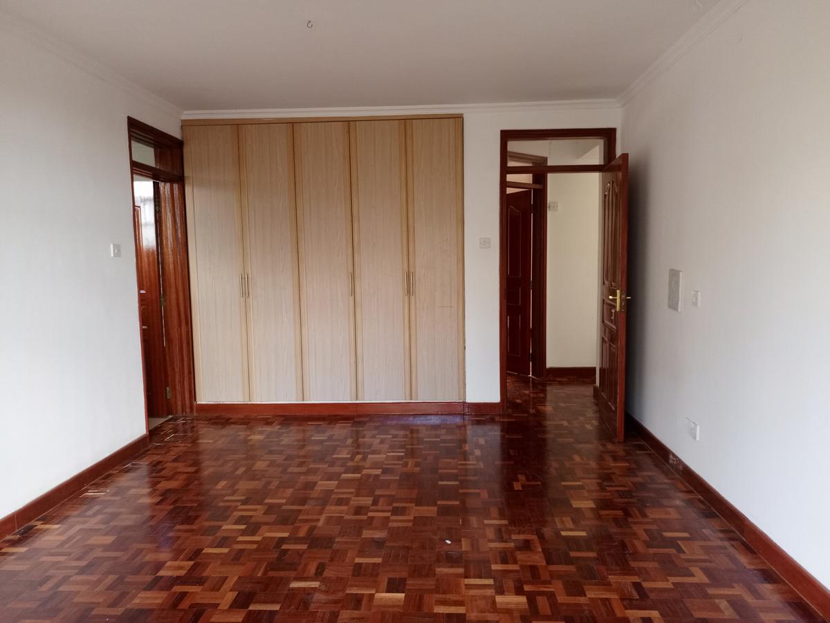 4 Bed Townhouse with En Suite in Rosslyn - 10