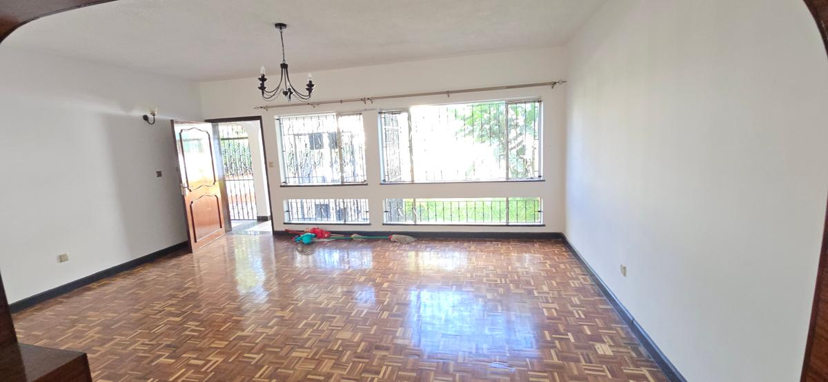 4 Bed Townhouse with En Suite at Brookside Drive - 14