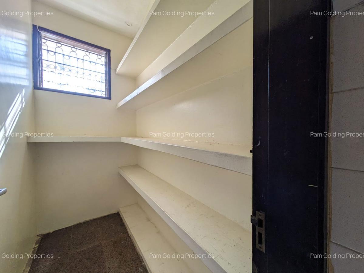 4 Bed Townhouse with En Suite in Nyali Area - 20