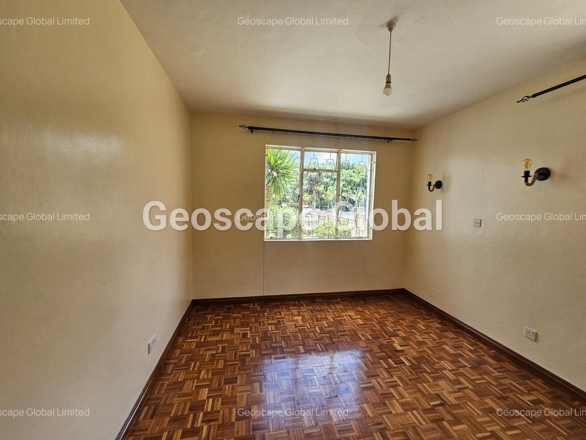 4 Bed House with En Suite in Runda - 2