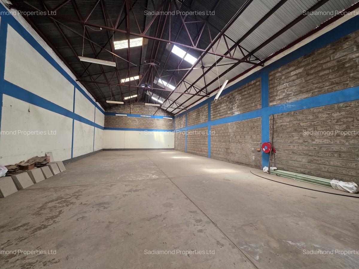 4,500 ft² Warehouse with Parking in Industrial Area - 5