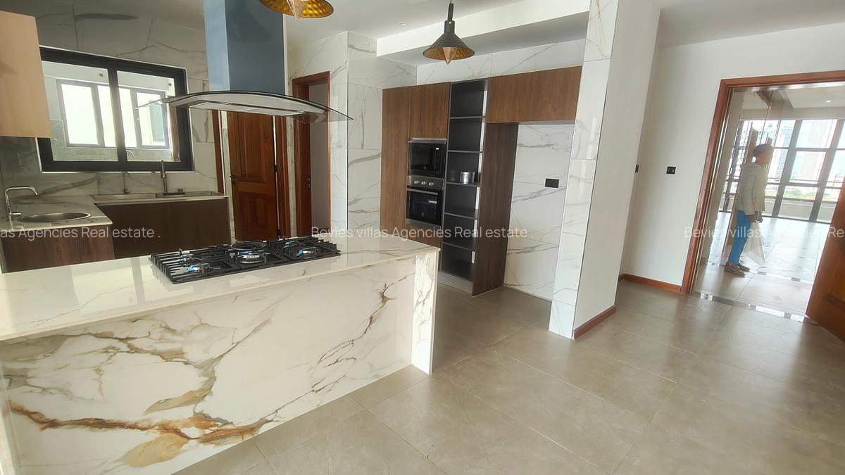 3 Bed Apartment with En Suite at Riverside - 5