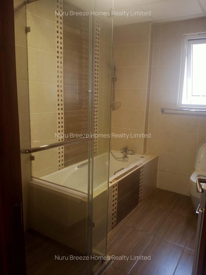 5 Bed Townhouse with En Suite in Lavington - 6