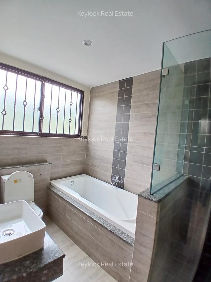4 Bed Townhouse with En Suite at Lavington Green - 14