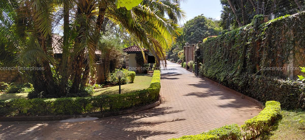 5 Bed Townhouse with En Suite in Runda - 4