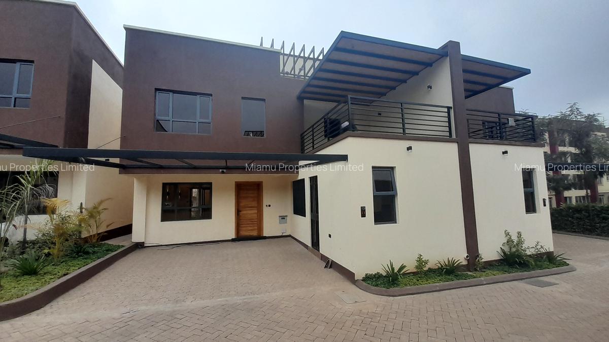 4 Bed Townhouse with En Suite at Banana Road - 1