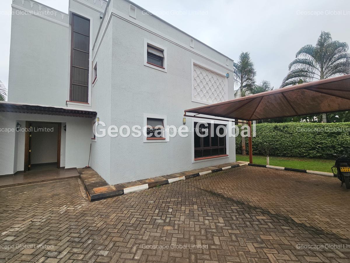 5 Bed Townhouse with En Suite in Lavington - 16