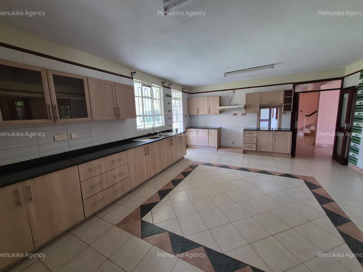 5 Bed House with En Suite at Bogani - 8