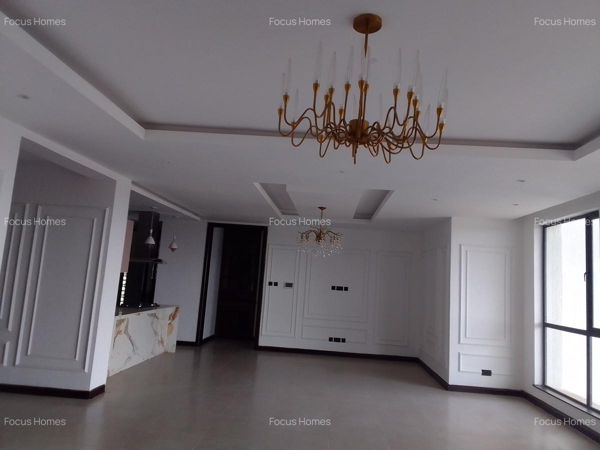 3 Bed Apartment with En Suite in Riverside - 17