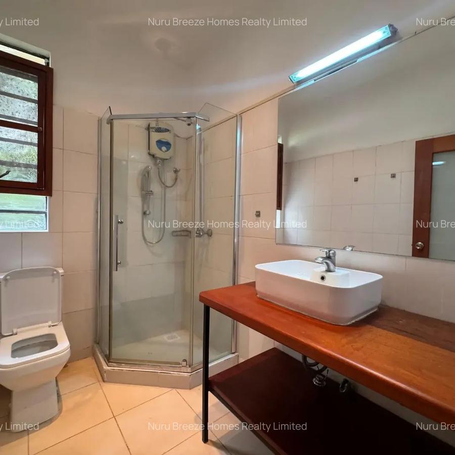 4 Bed House with En Suite in Runda - 6