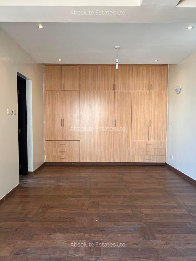 2 Bed Apartment with Swimming Pool in Kilimani - 5