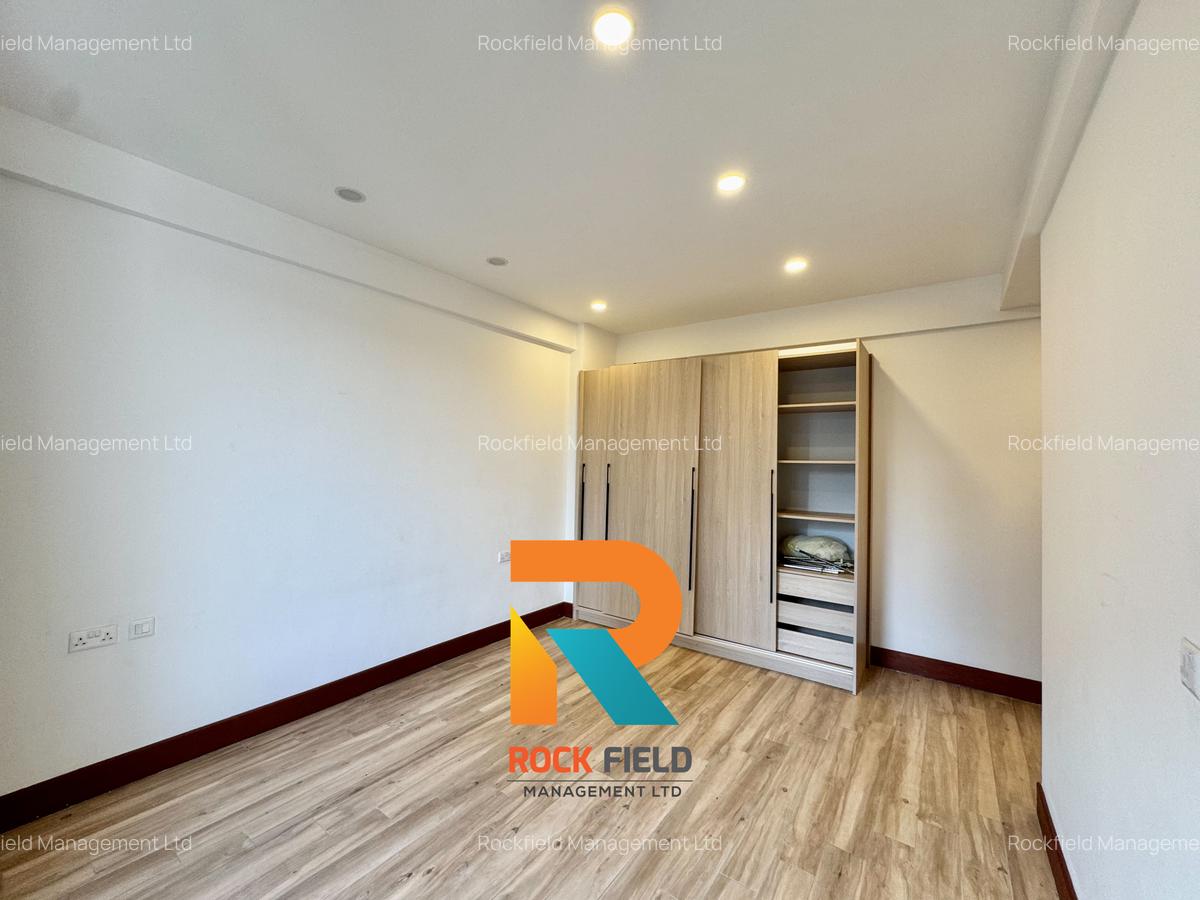 4 Bed Apartment with En Suite in Parklands - 15