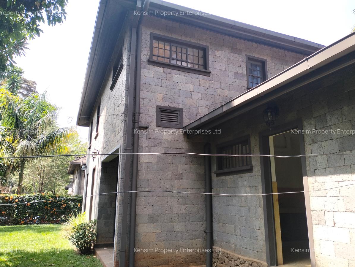 4 Bed Townhouse with En Suite in Spring Valley - 9