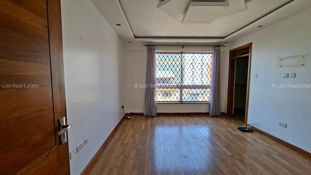 4 Bed Apartment with En Suite at 2Nd Parklands Avenue - 9
