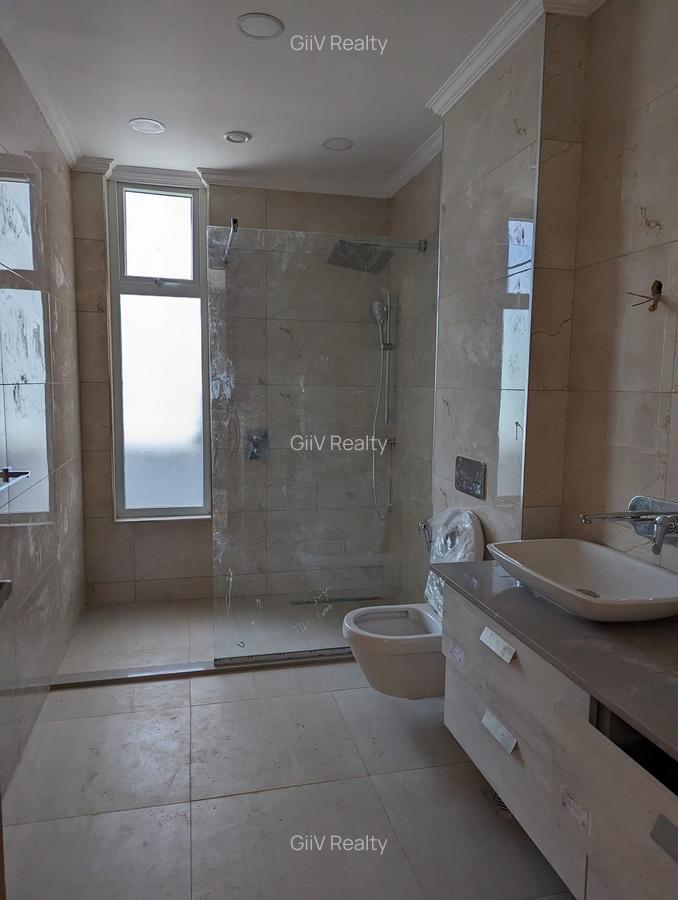 3 Bed Apartment with En Suite in Parklands - 15