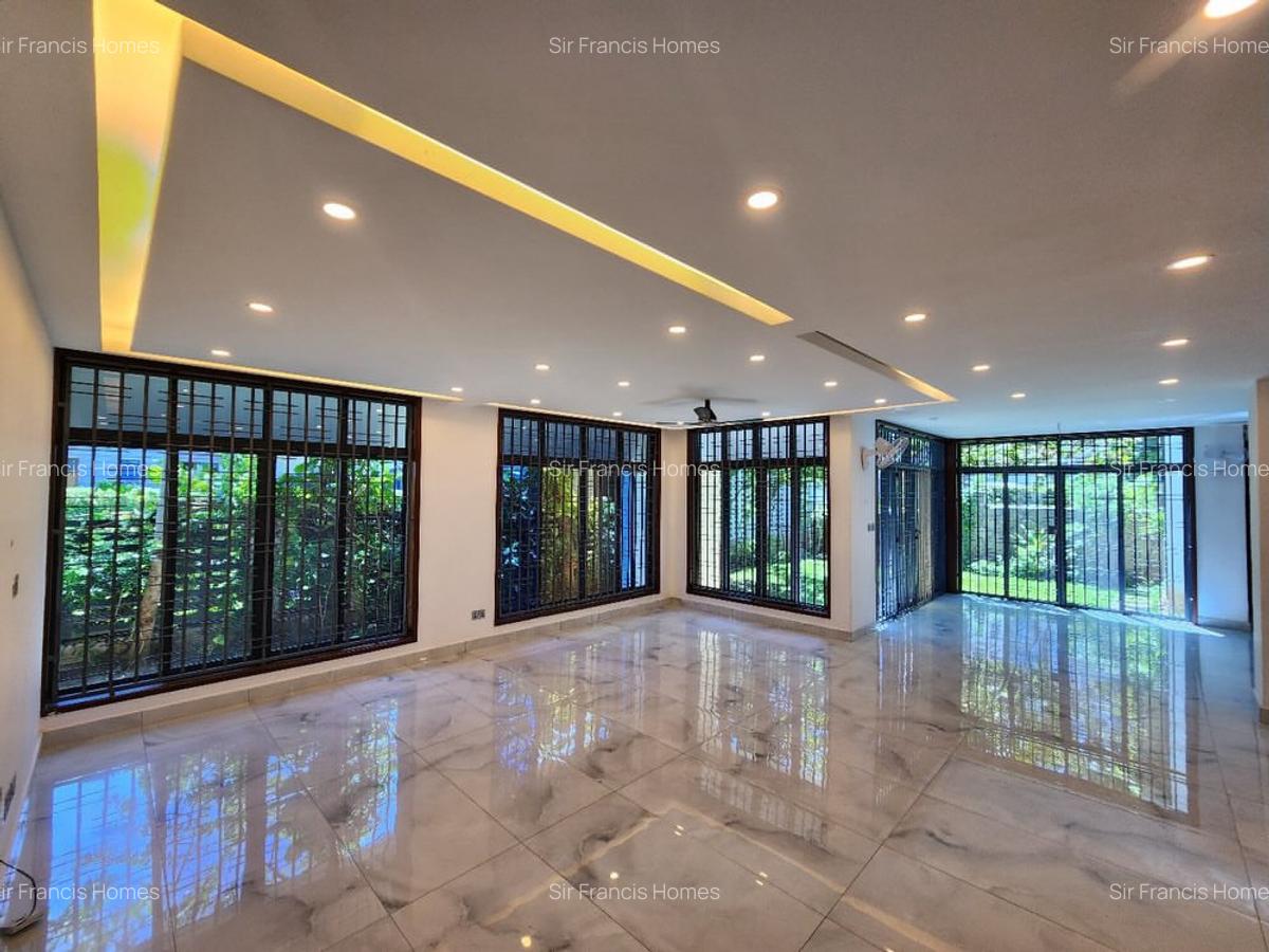 5 Bed Villa with En Suite in Nyali Area - 6
