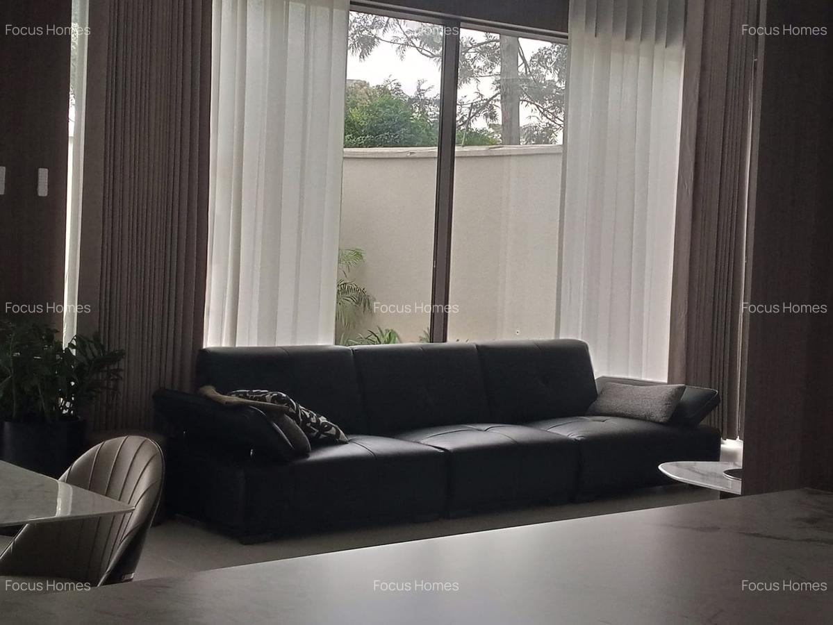 5 Bed Townhouse with En Suite in Lavington - 16