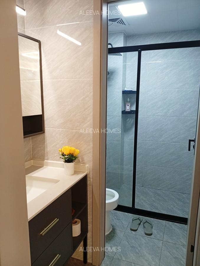 Serviced 2 Bed Apartment with Swimming Pool in Kilimani - 16