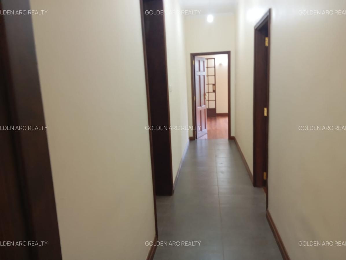 5 Bed Townhouse with En Suite in Karen - 14