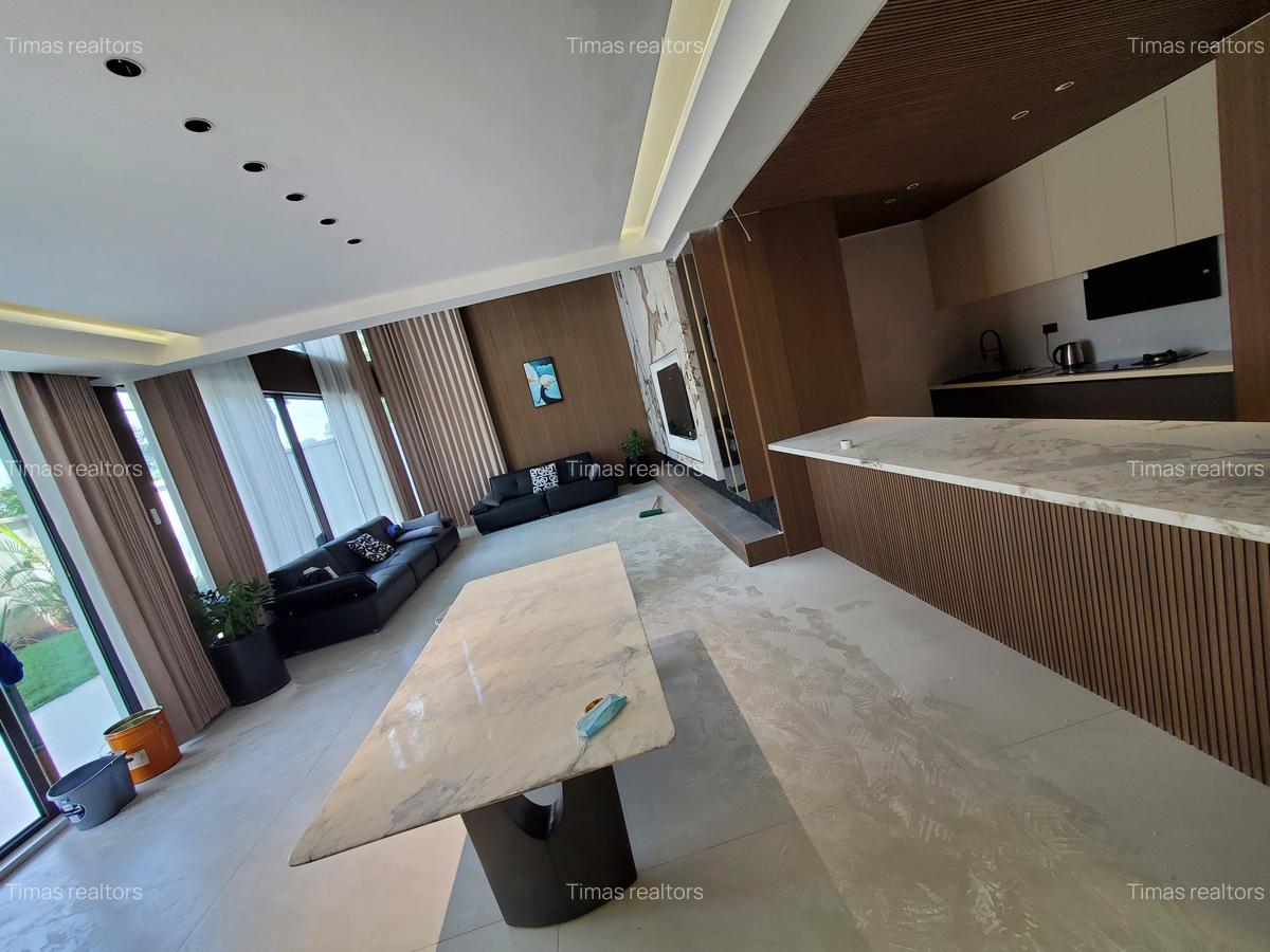 5 Bed Townhouse with En Suite at Lavington - 3