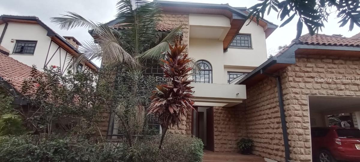 5 Bed Townhouse with En Suite in Lavington - 1