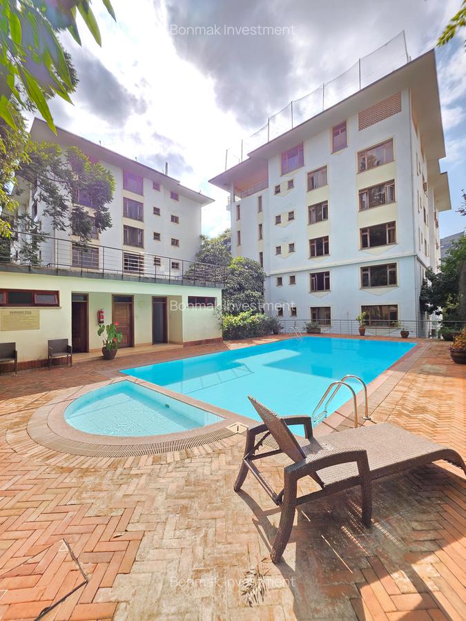 3 Bed Apartment with En Suite at Riverside Drive - 4