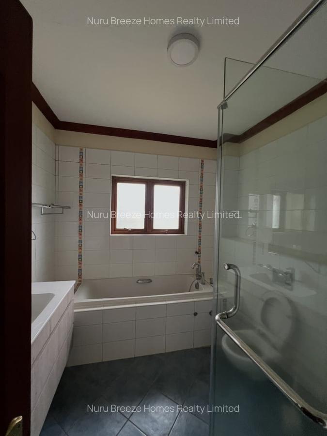 3 Bed Villa with En Suite in Kitisuru - 18