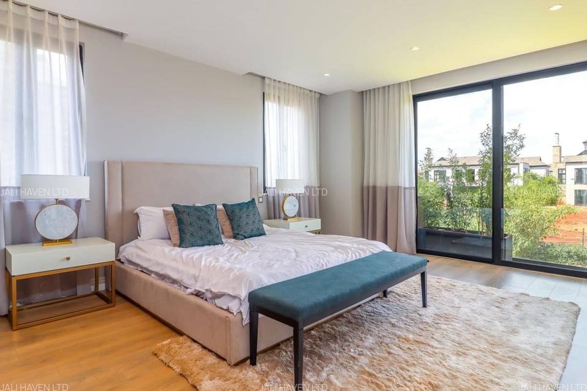 5 Bed Villa with En Suite in Runda - 11