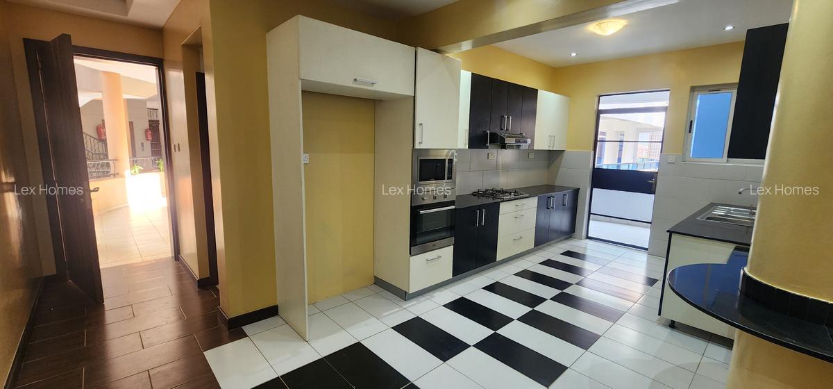 2 Bed Apartment with En Suite at Mandela Road - 3