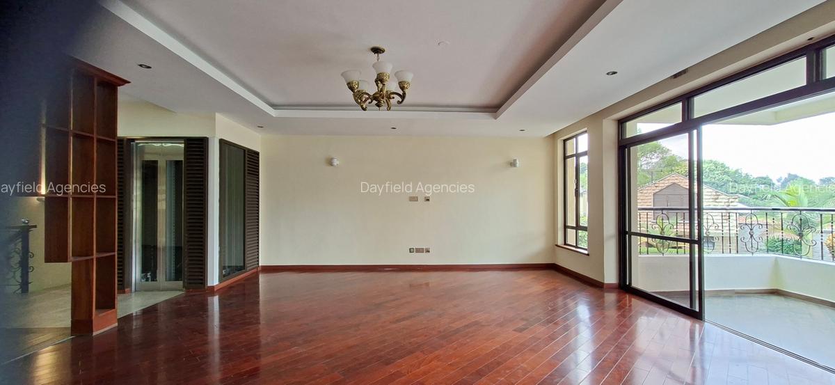 5 Bed House with En Suite in Lavington - 6