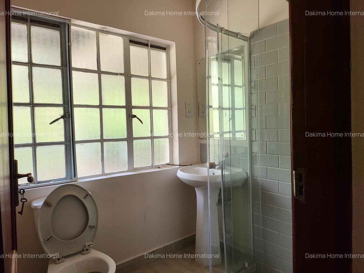 5 Bed Townhouse with En Suite in Rosslyn - 11