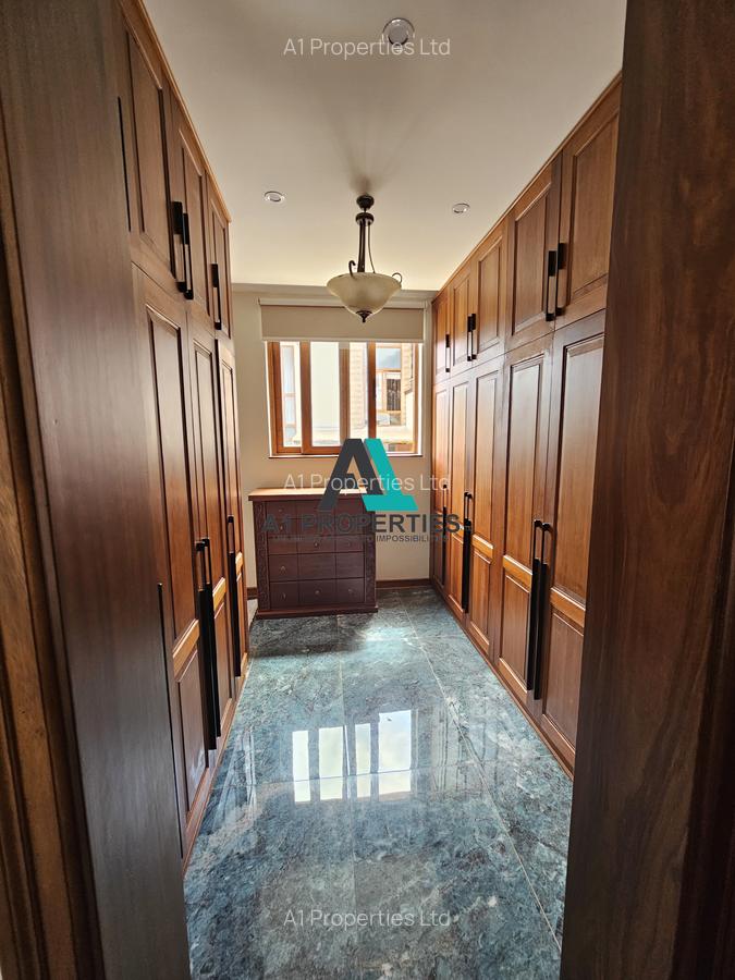 6 Bed Townhouse with En Suite in Lavington - 15
