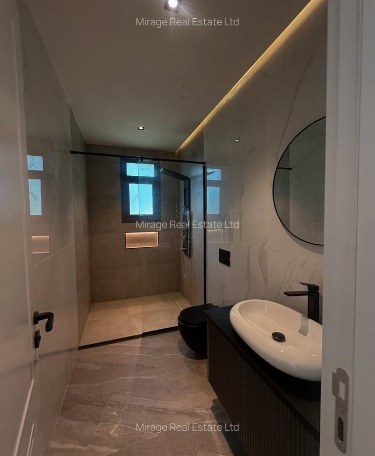 5 Bed Villa with En Suite in Lavington - 9