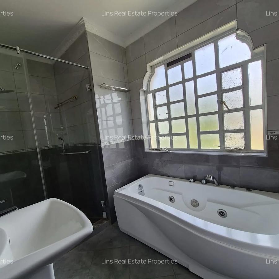 6 Bed House with En Suite in Runda - 7