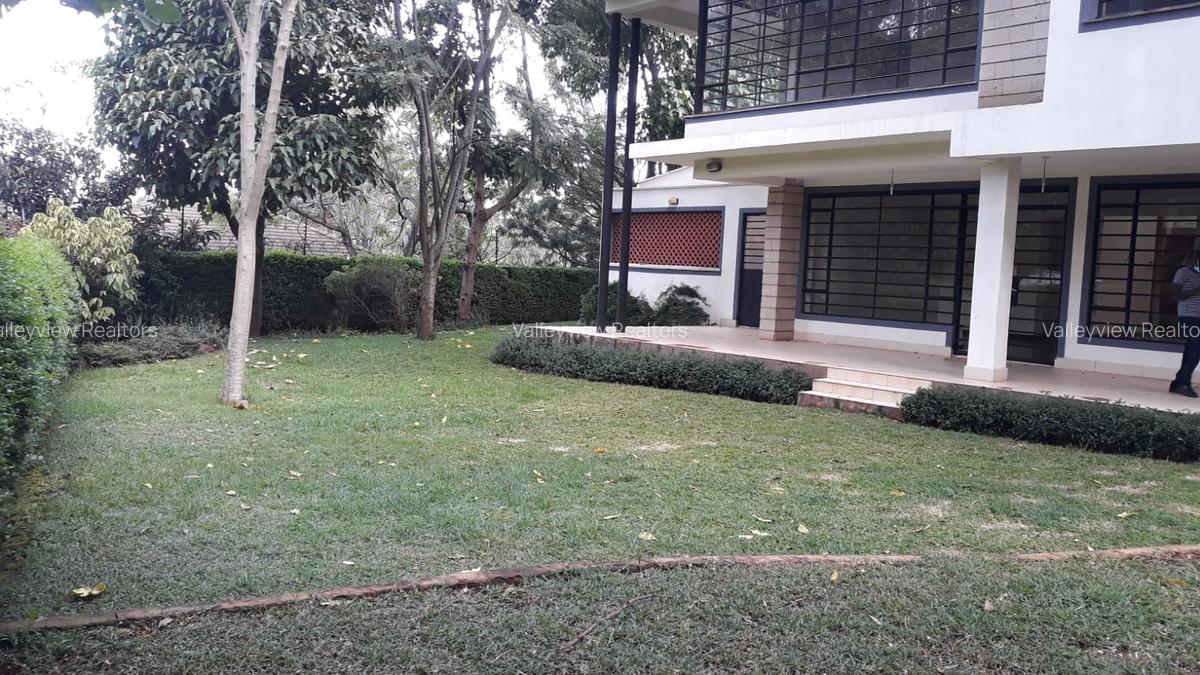 5 Bed Townhouse with En Suite at Lavington - 11