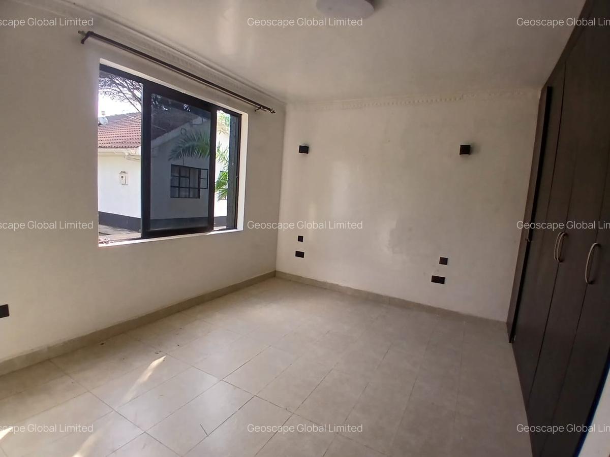 3 Bed House with En Suite in Runda - 3