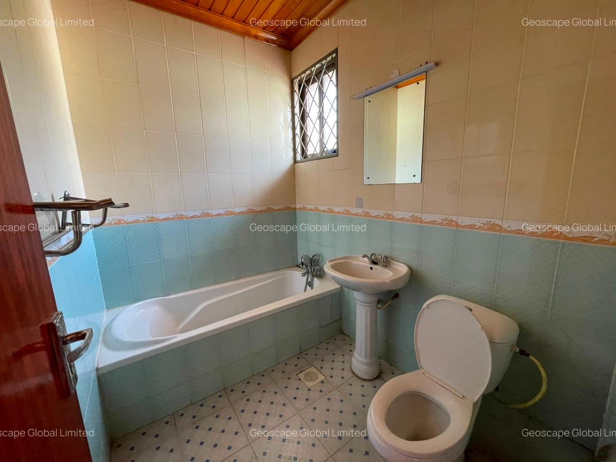 4 Bed Apartment with En Suite in Riverside - 6