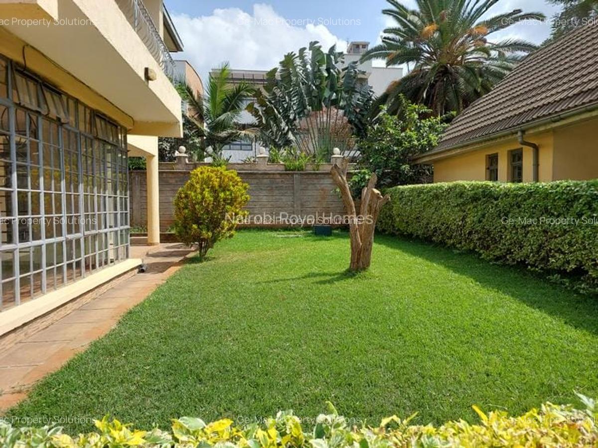 5 Bed Townhouse with En Suite in Lavington - 4