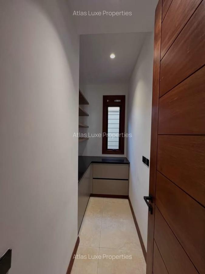 4 Bed Townhouse with En Suite in Runda - 14