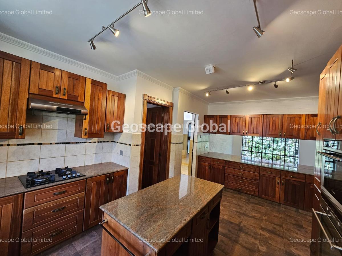 4 Bed Townhouse with En Suite in Spring Valley - 7
