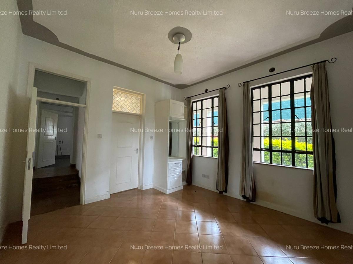 5 Bed House with En Suite in Runda - 15