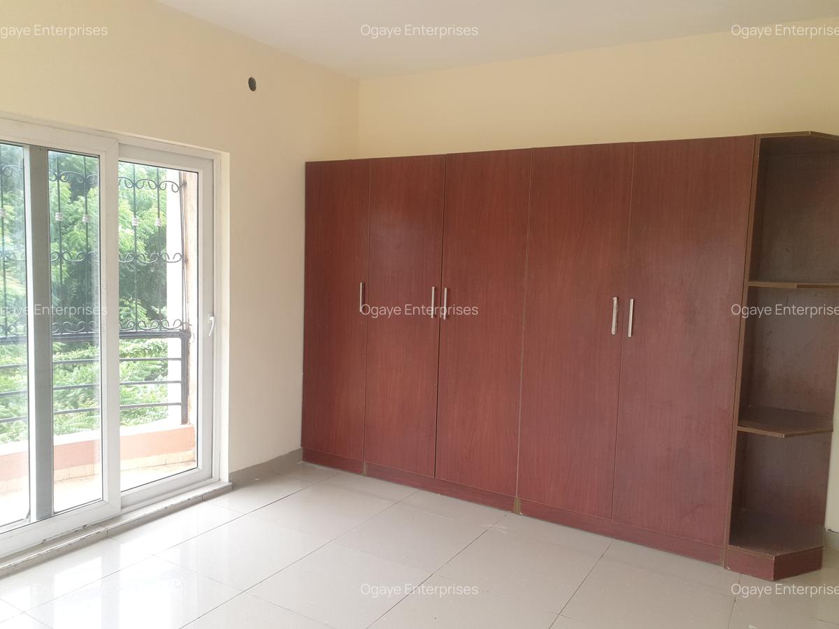 3 Bed Apartment with En Suite at Sea View Road - 4