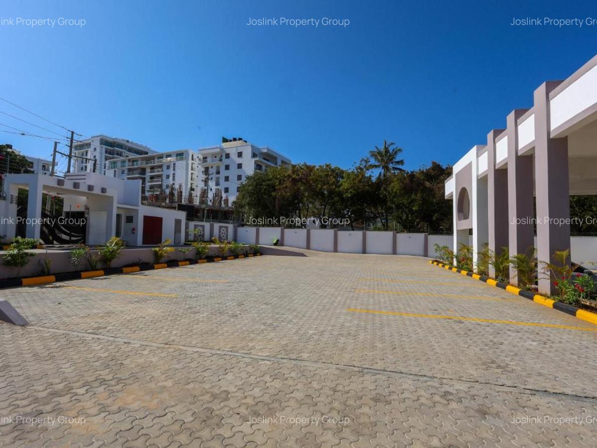 2 Bed Apartment with En Suite in Nyali Area - 10
