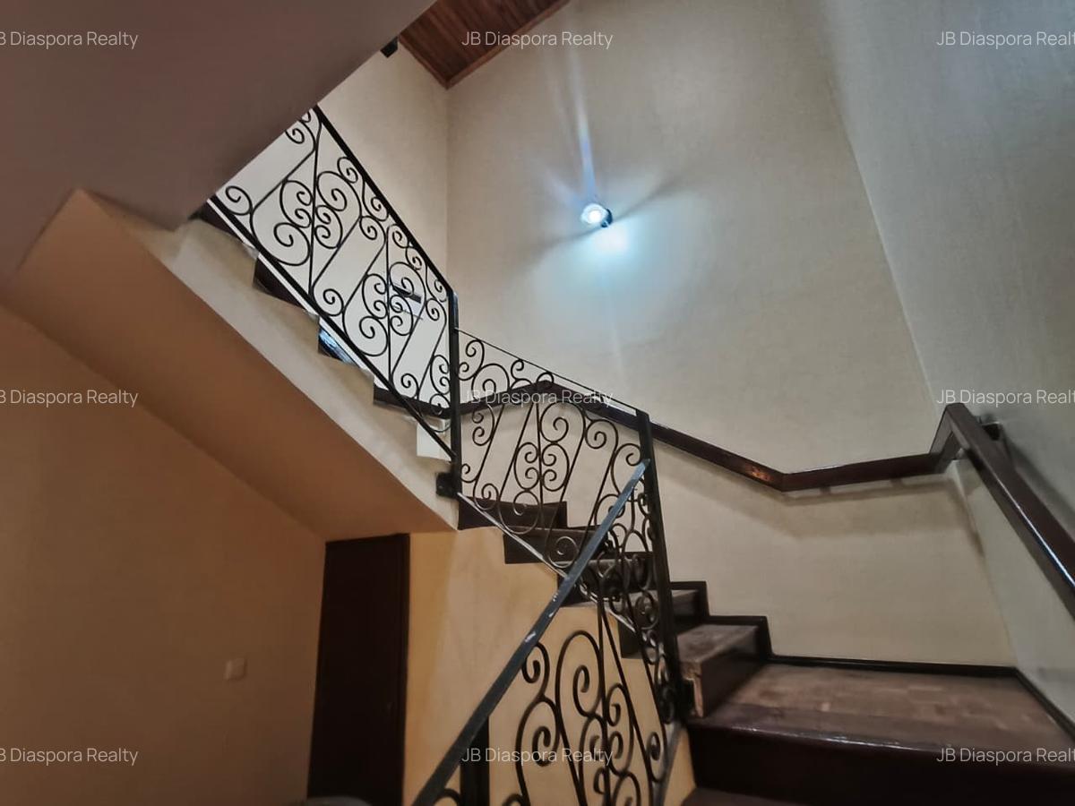 5 Bed Apartment with Staff Quarters at 2Nd Parklands - 18