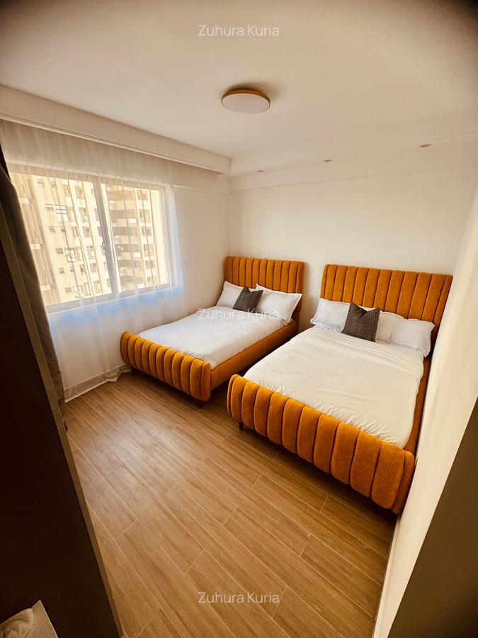 Serviced 2 Bed Apartment with En Suite at Riverside Drive - 13